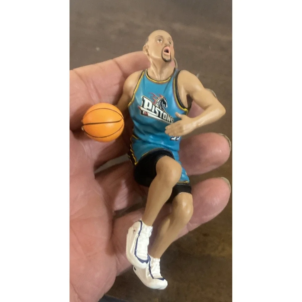 1998 Hallmark Keepsake GRANT HILL Ornament w/ Flair Showcase Card - DUKE PISTONS